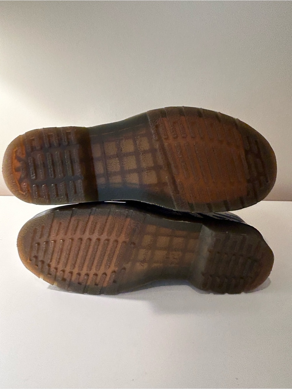 The Met x Dr. Martens: The Great Wave Leather Boots - Picture 8 of 8